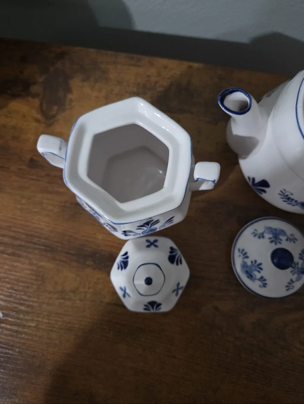 Vintage Delft Blue Style 3-piece Tea Set. Ceramic Teapot, Sugar Bowl & Creamer.